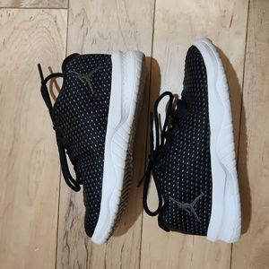 Jordan B. Fly Sneakers Size 9